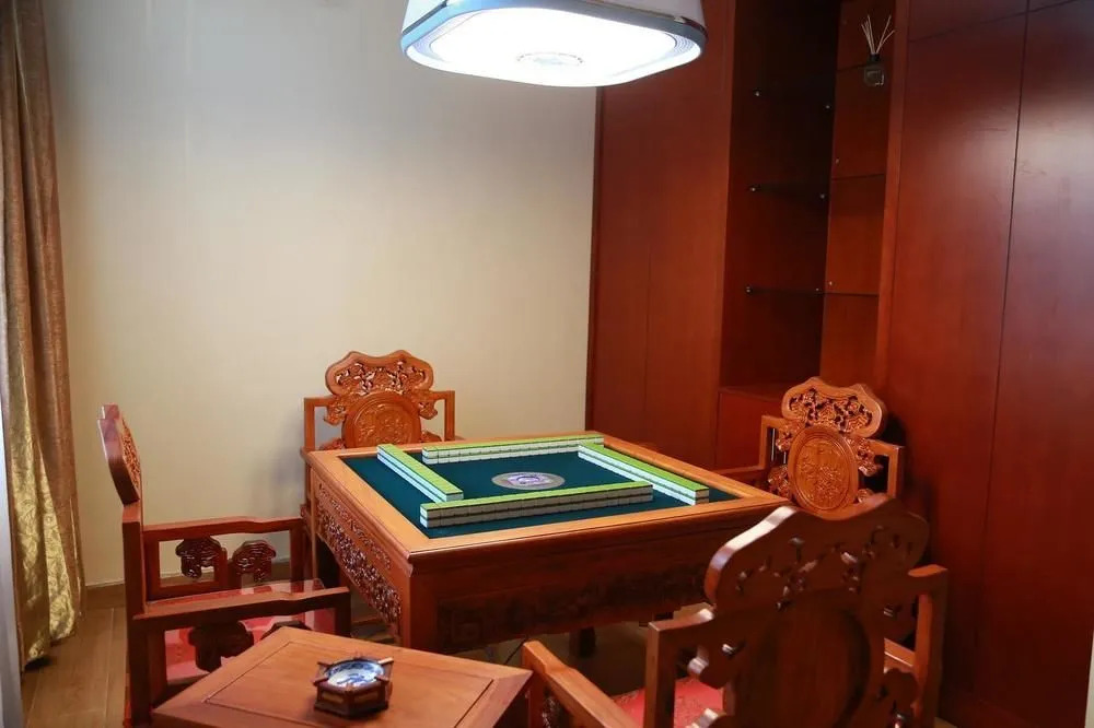 Longhui Hotel