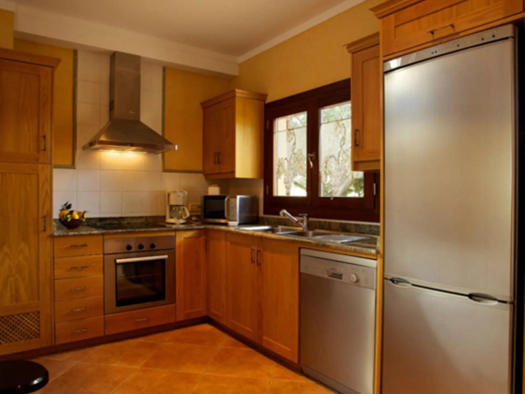 Modern country house with pool and mountain views 2 km from the sea