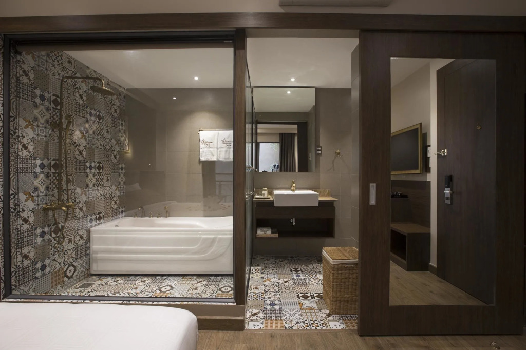 Sunflower Luxury Hotel