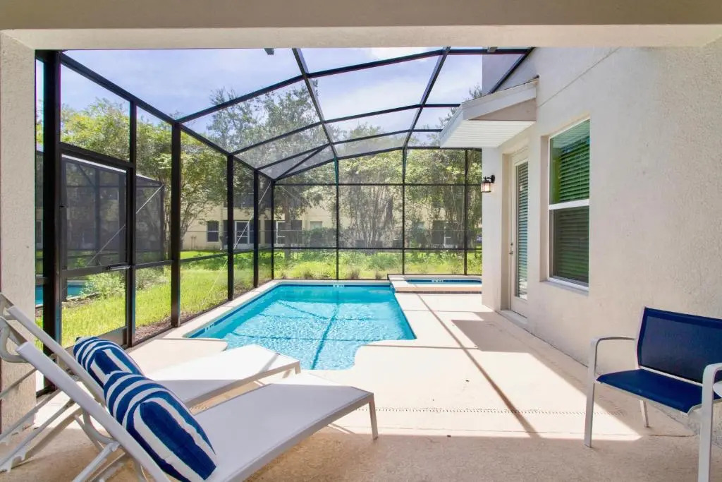 Stunning 5 Bd w/ Pool Close to Disney @ Storey Lake 2767