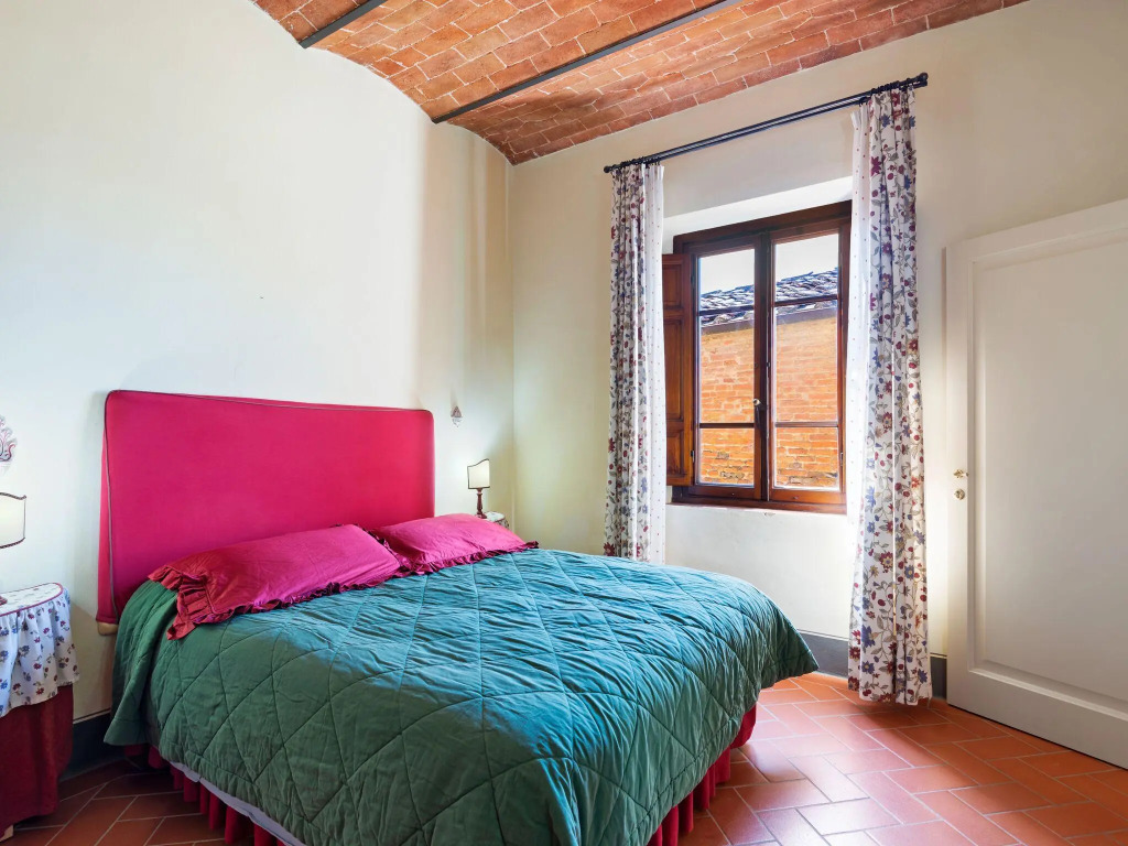 Graceful Apartment in San Miniato with Swimming Pool