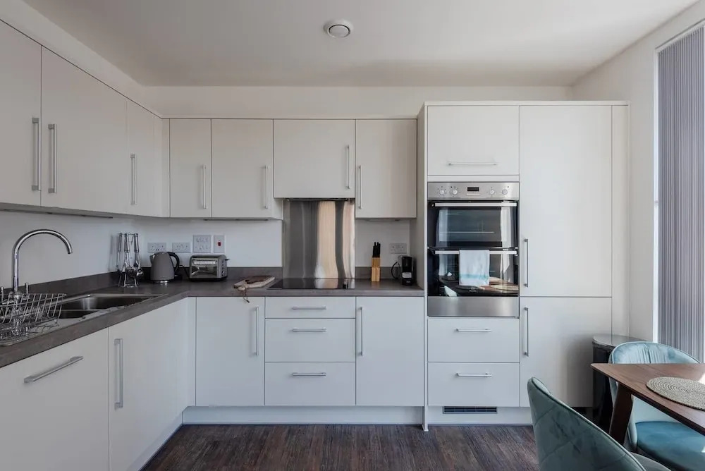 Gorgeous new 1 bed With Private Balcony, Brixton
