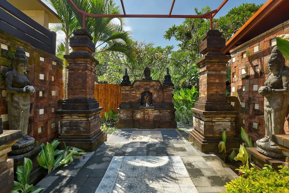 Mahe Garden Kuta Villas
