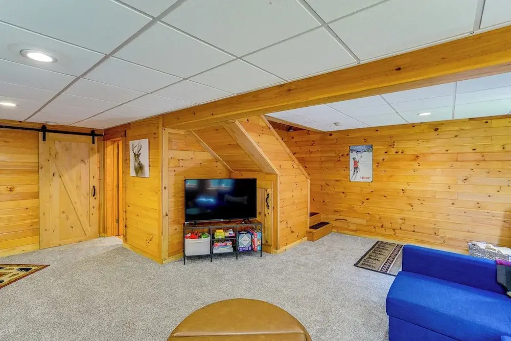 Spacious Wilmington Cabin: Walk to Lake