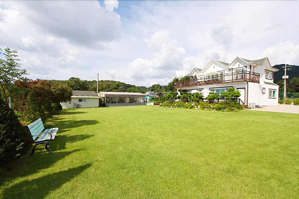 Ganghwa Golden Sunset Pension