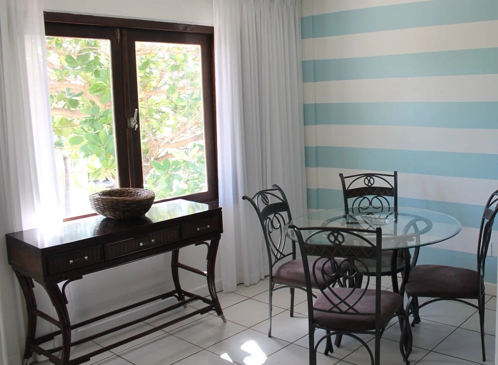 Moomba B&B Ocean Front Hostal
