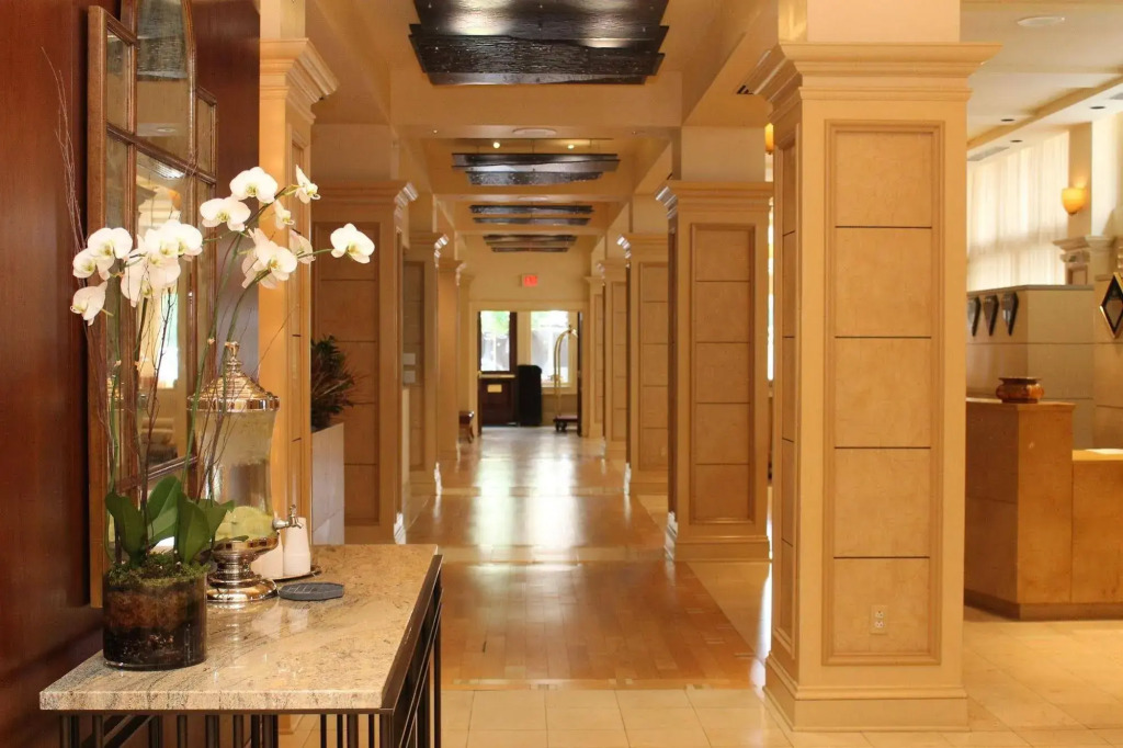 The Ashton Hotel