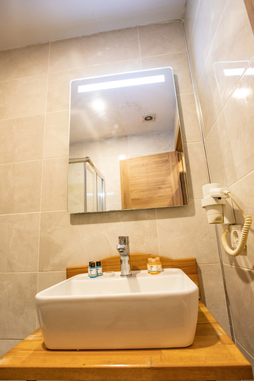 La Pazza Suites