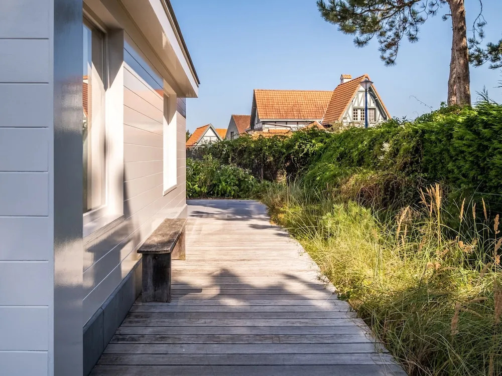 Villa by the Sea with Jacuzzi