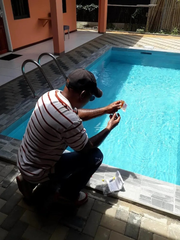 Max Garden and Pool