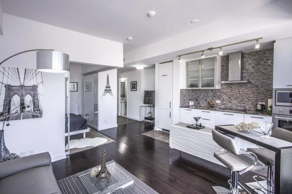 Life Suites Ice - Lake and City View