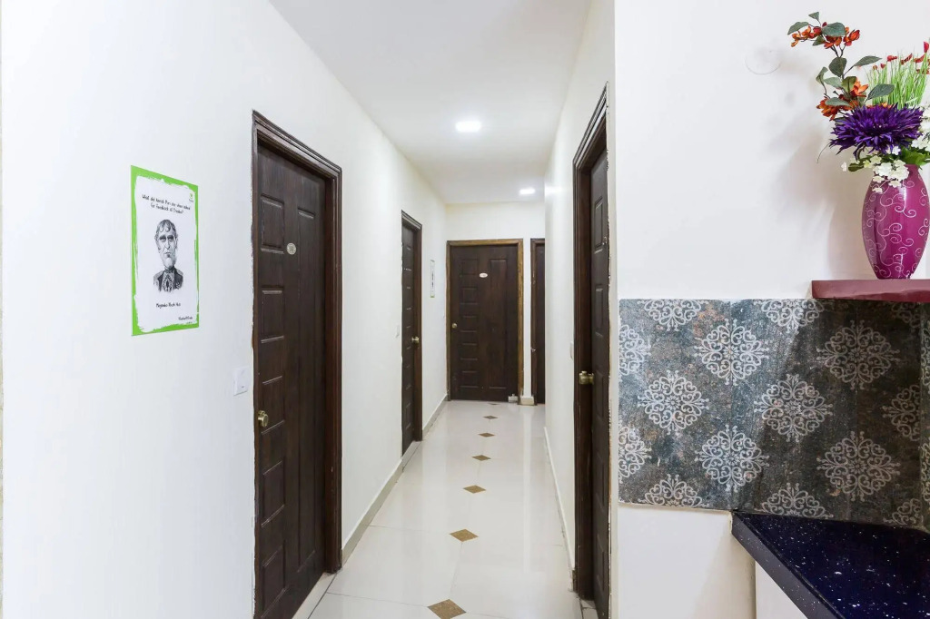 Treebo Srico, Banjara Hills