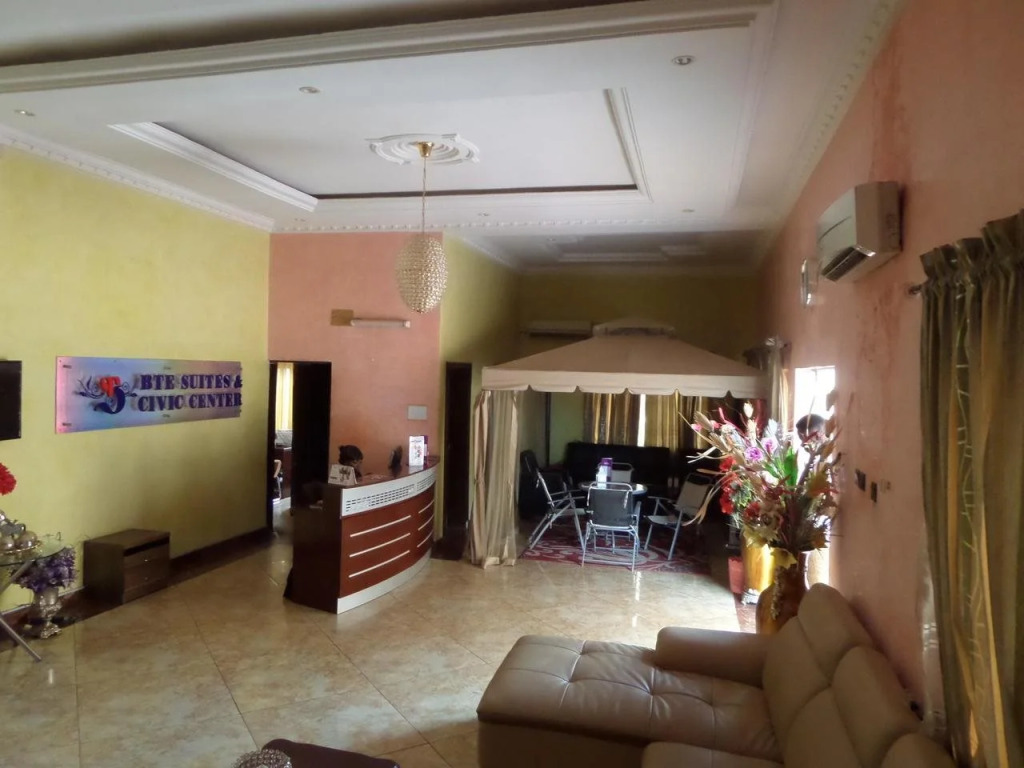 BTE Suites & Civic Center