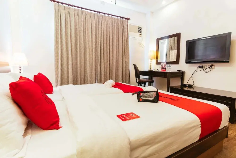 RedDoorz Plus near Abreeza Mall Davao