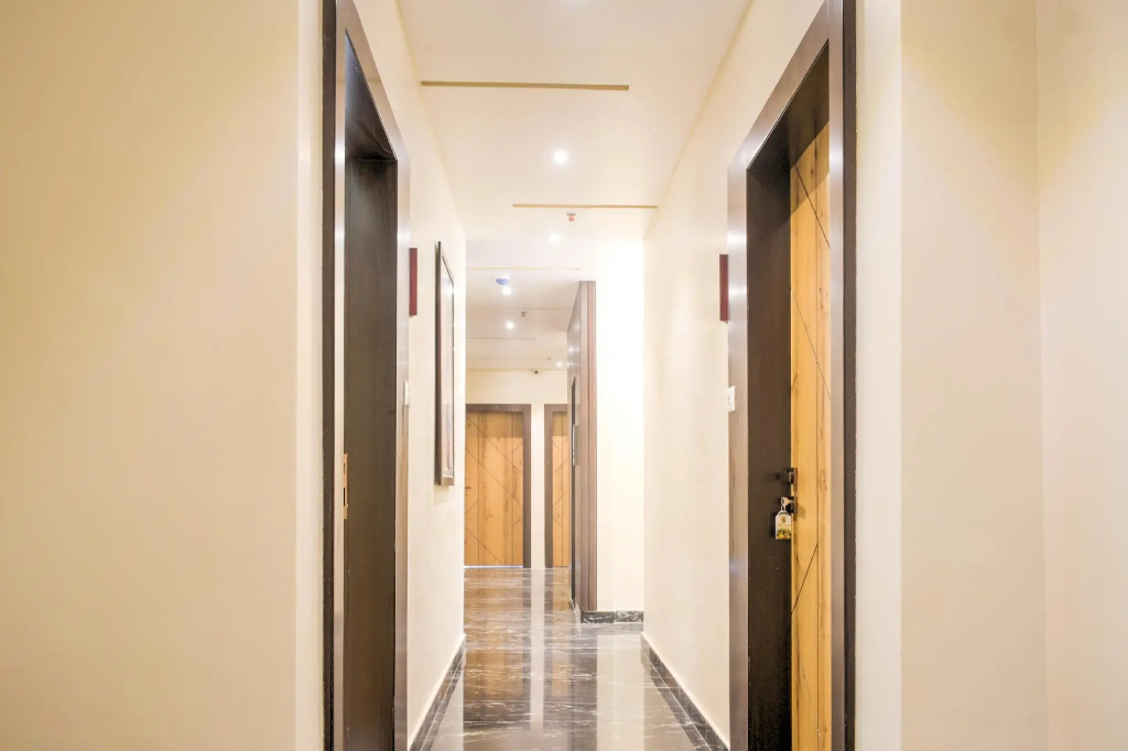 Townhouse 77521 Royal Crown