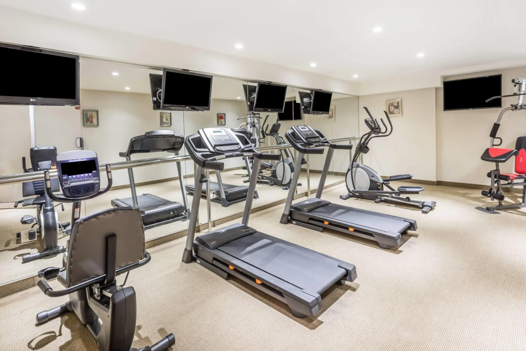 Ramada by Wyndham Flushing Queens