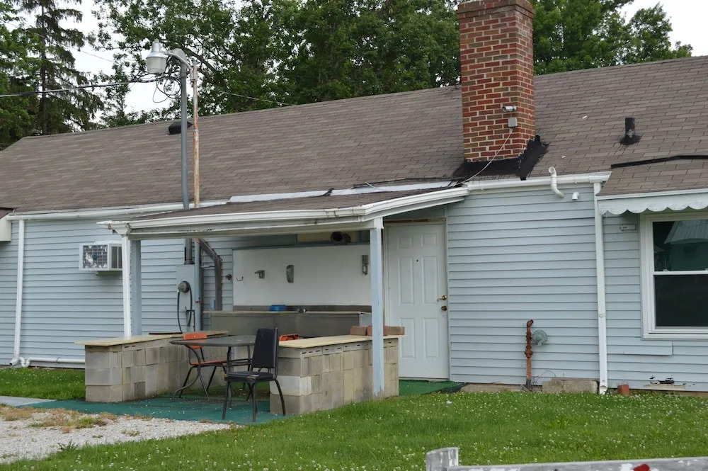 Great Lakes Motel