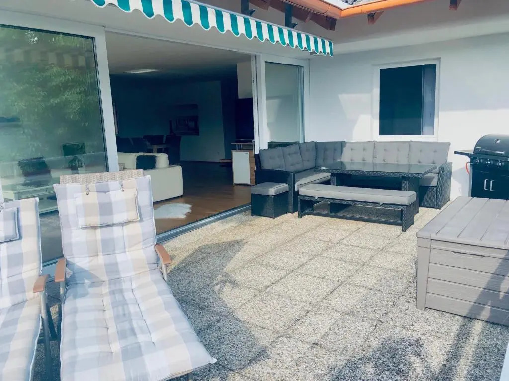 Große Ferienwohnung mit Seeblick nahe Wörthersee Ideal für Familien & Gruppen