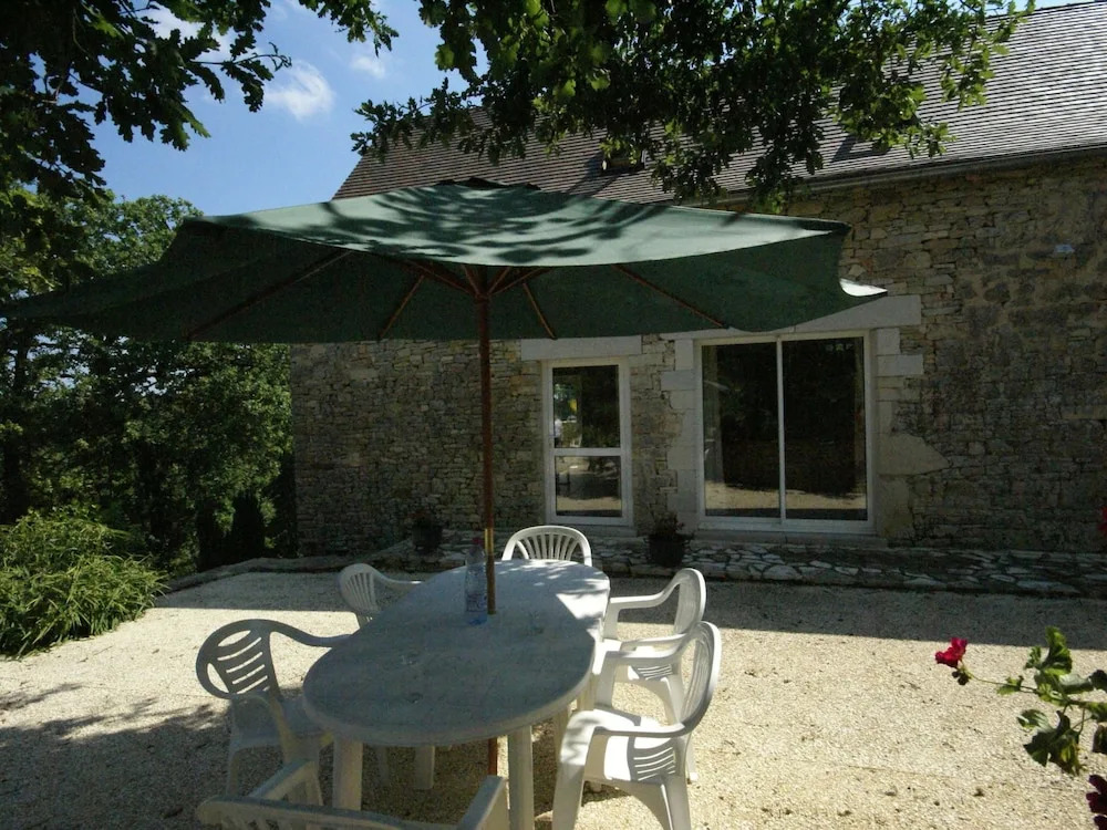 Modern Holiday Home in Florimont-Gaumier with Private Pool