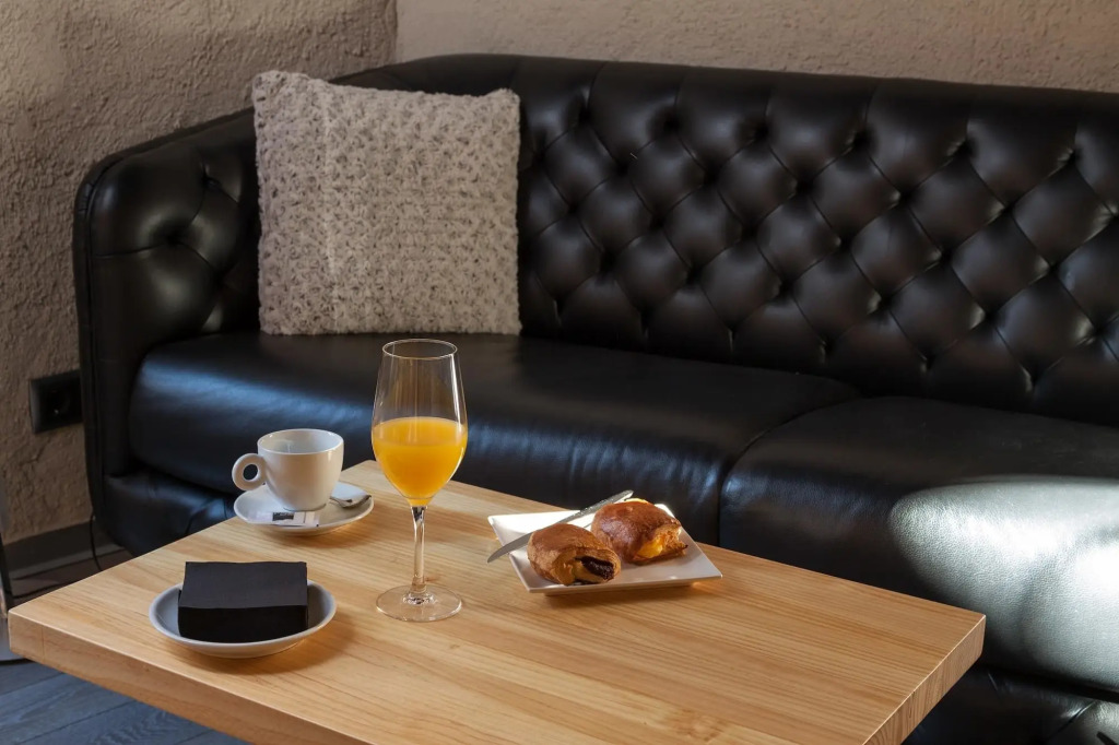 El Encanto Hotel & Cafetería