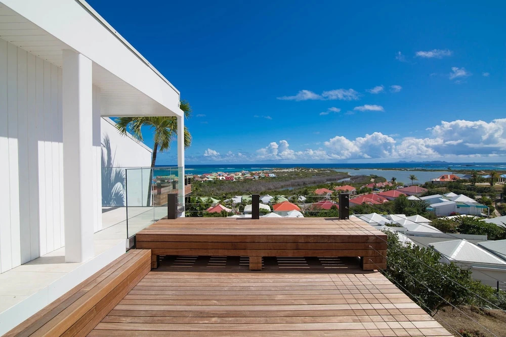 Dream Villa Orient Bay 570