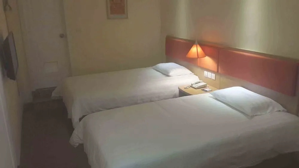 Home Inn Guangzhou Tianhe Gangding Metro Station East Shipai Road