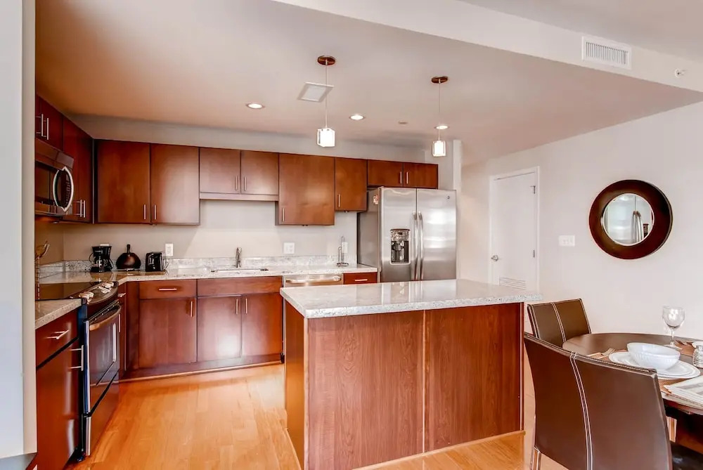 Global Luxury Suites at Toone Street