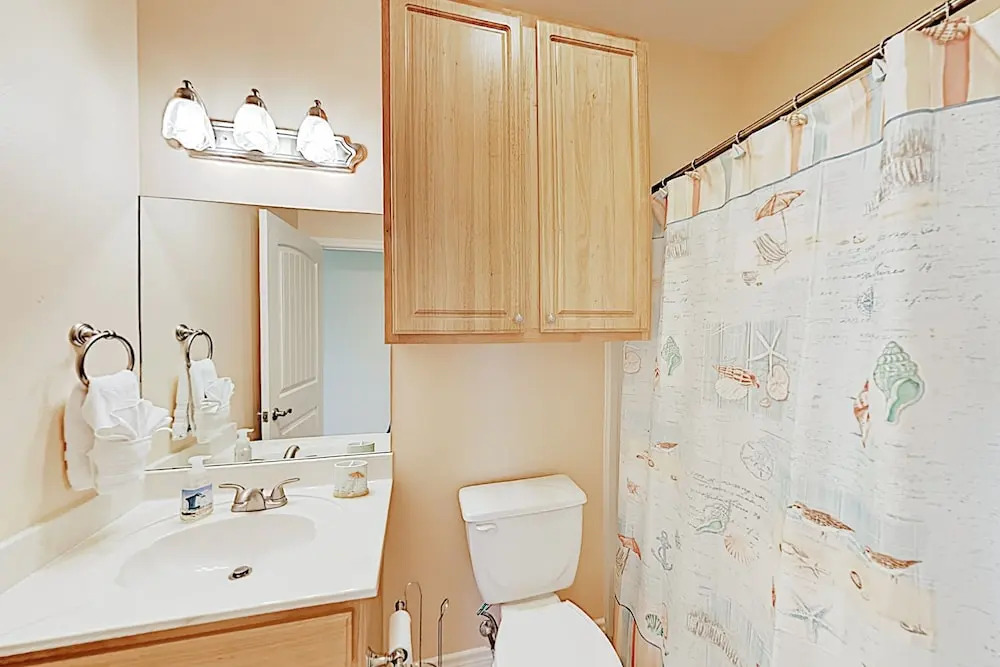 New Listing! Updated W/ Rooftop Deck 3 Bedroom Home