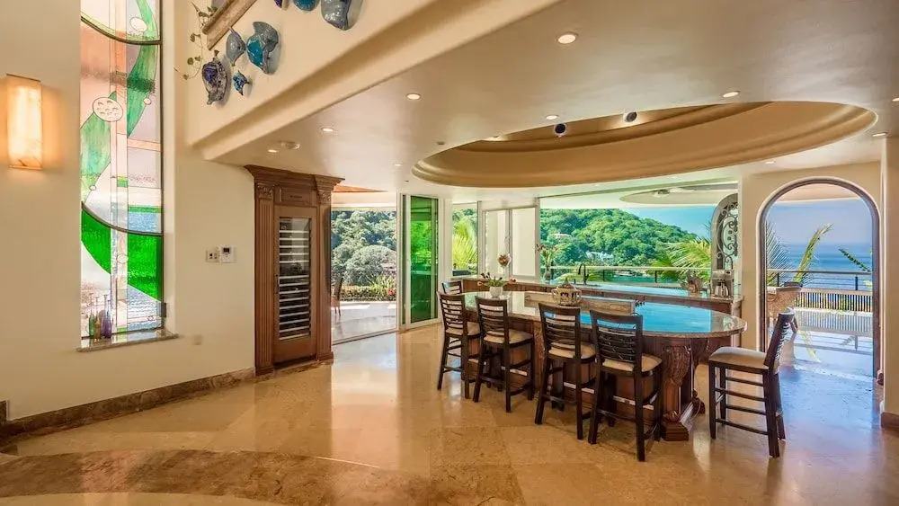 Penthouse With Amazing Views, and Luxury Throughout