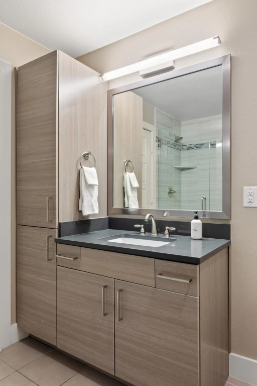Denver | Grand Studio Riverfront Apartment