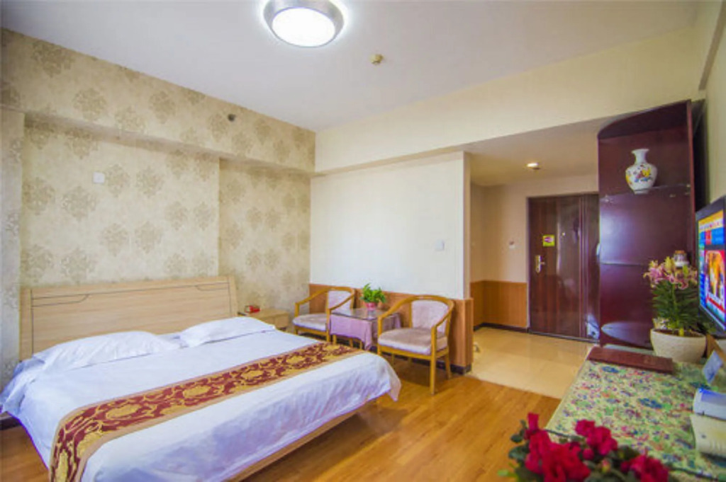 Golden Tree Business Hotel