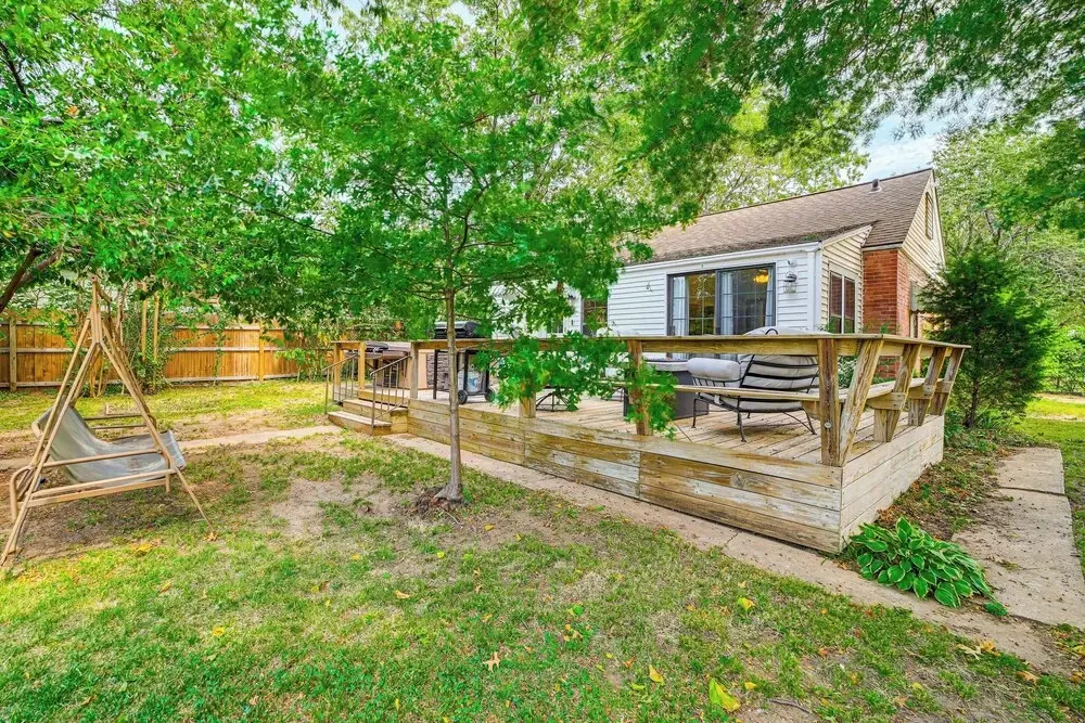 Tulsa Cottage w/ Hot Tub: 4 Mi to Downtown