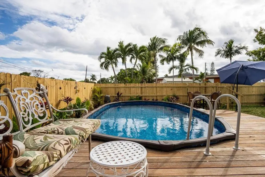Tropical Pool Luxury Home Best Location Beaches Restaurant Hard Rock Fun