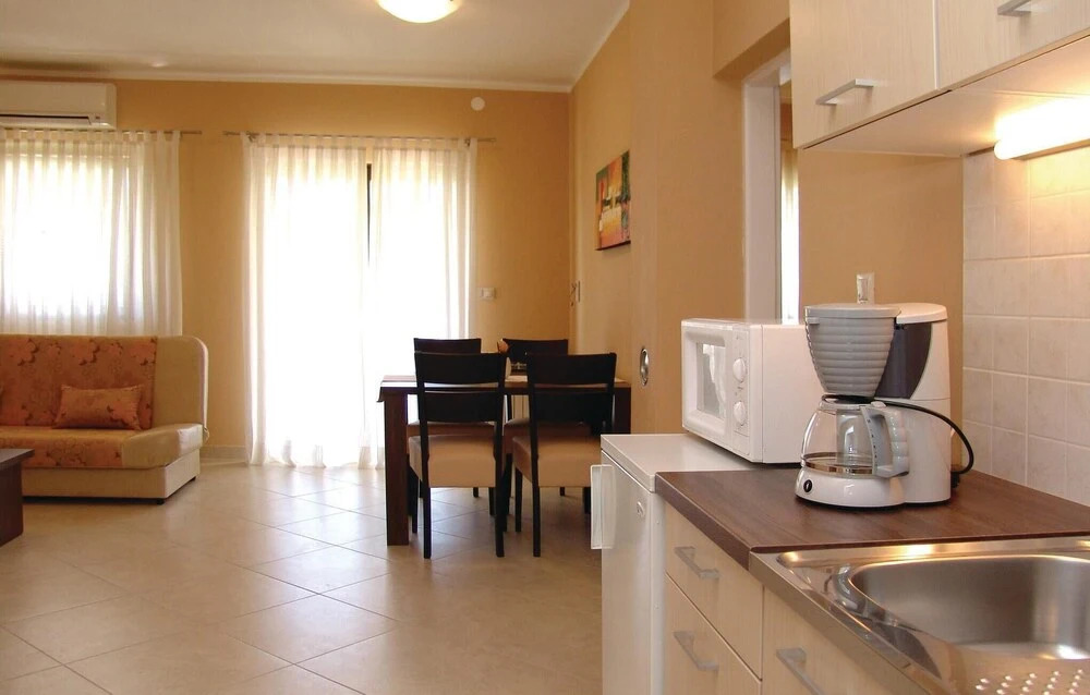 Awesome Home in Porec With Wifi and 2 Bedrooms