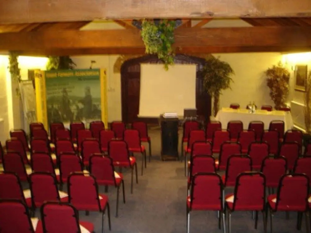The Royal Arms Hotel Room Only