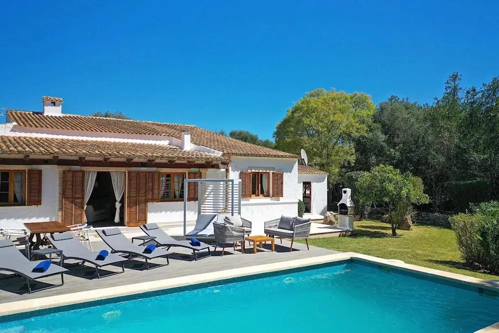 Stylish Two-Bedroom Anere Villa