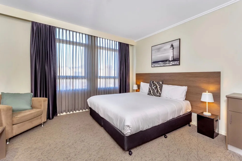 New Haus by Hougoumont Hotel, former Bannister 22