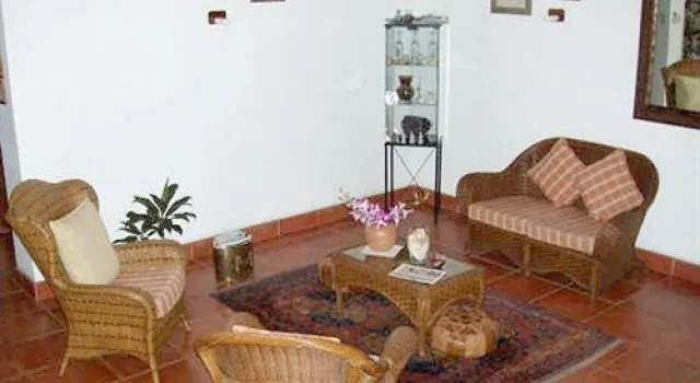 Las Flores Country & Beachside Hotel