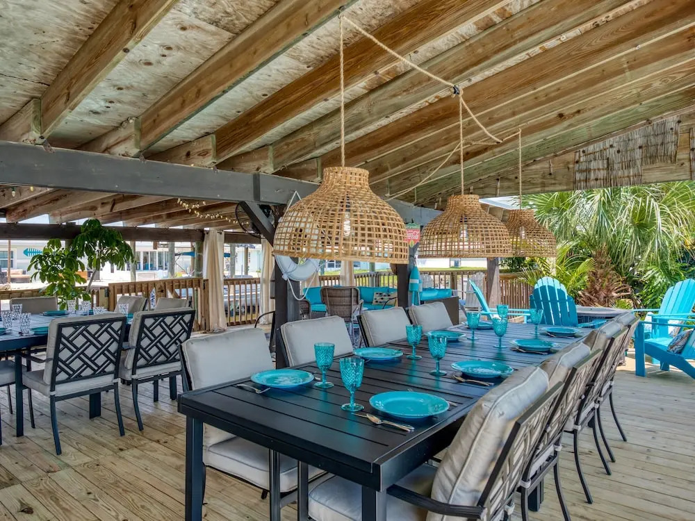 Canalfront Dream Pool, Dock & 3 Blocks To Beach! 5 Bedroom Home