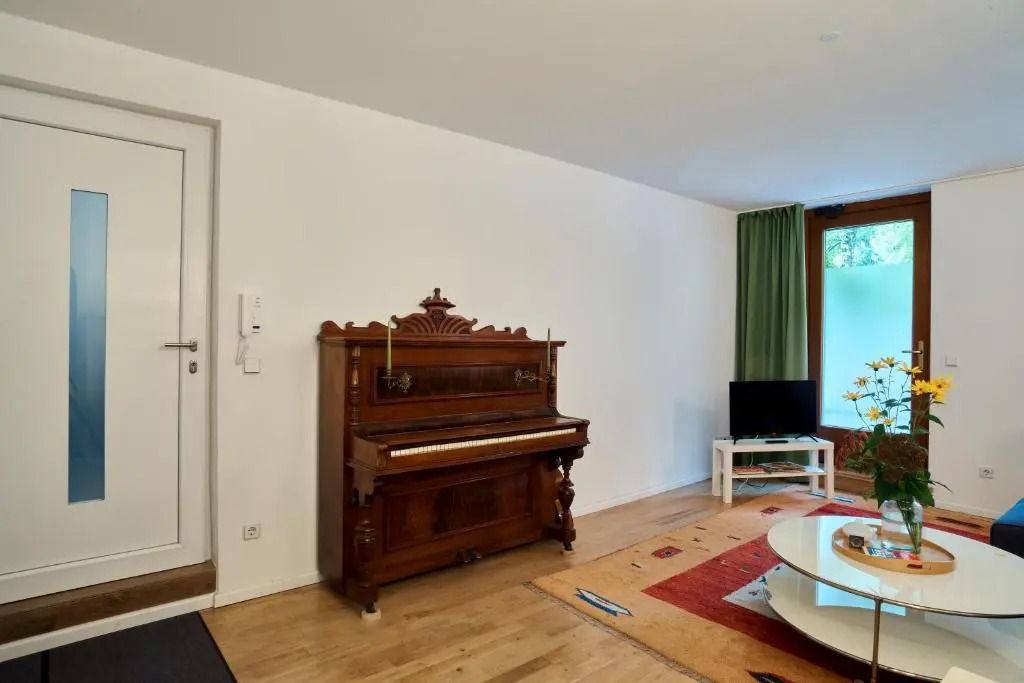 Beautiful Park Apartment for 4 Guests