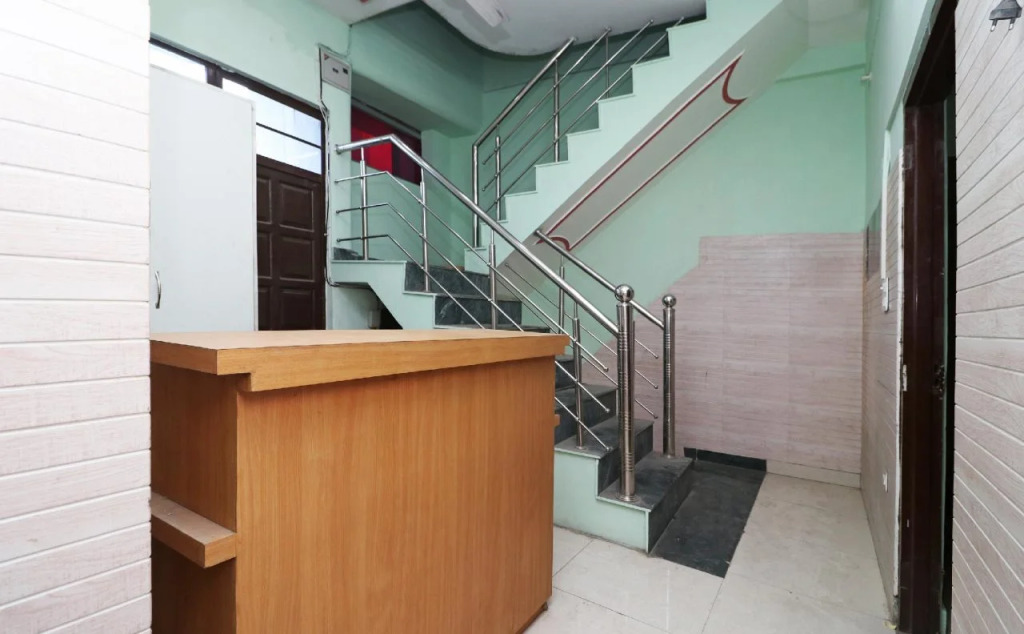 OYO 12062 Paras Guest House