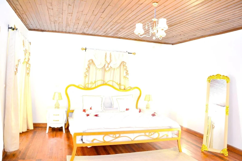 House With 2 Bedrooms in Ambohimitsimbina, With Wonderful City View, F