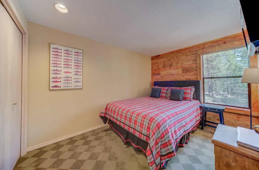 Diamond Peak Lane #20 by Village Properties at Sunriver
