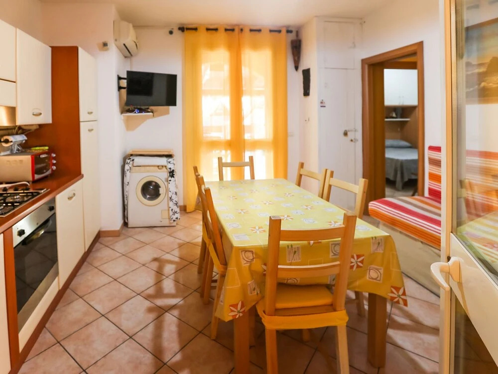 Traditional Holiday Home in Torre Dell'orso With Patio