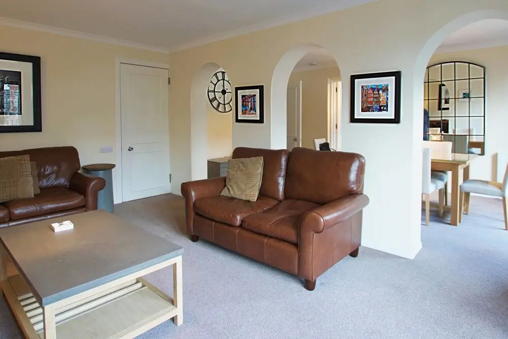 Historic City Centre Apt with Free Secure Parking
