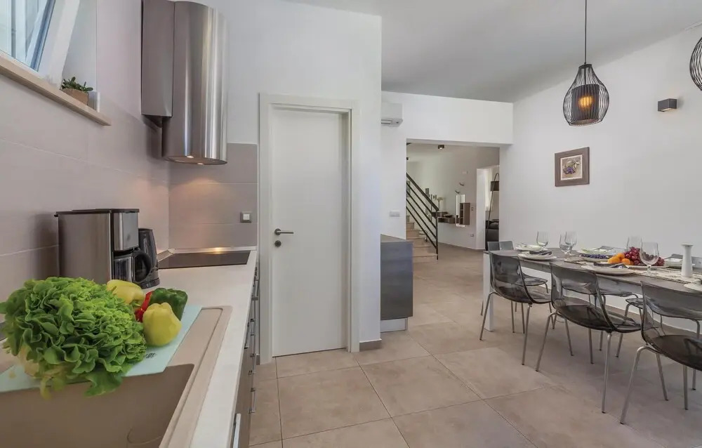 Awesome Home in Stinjan with Hot Tub, WiFi & 4 Bedrooms