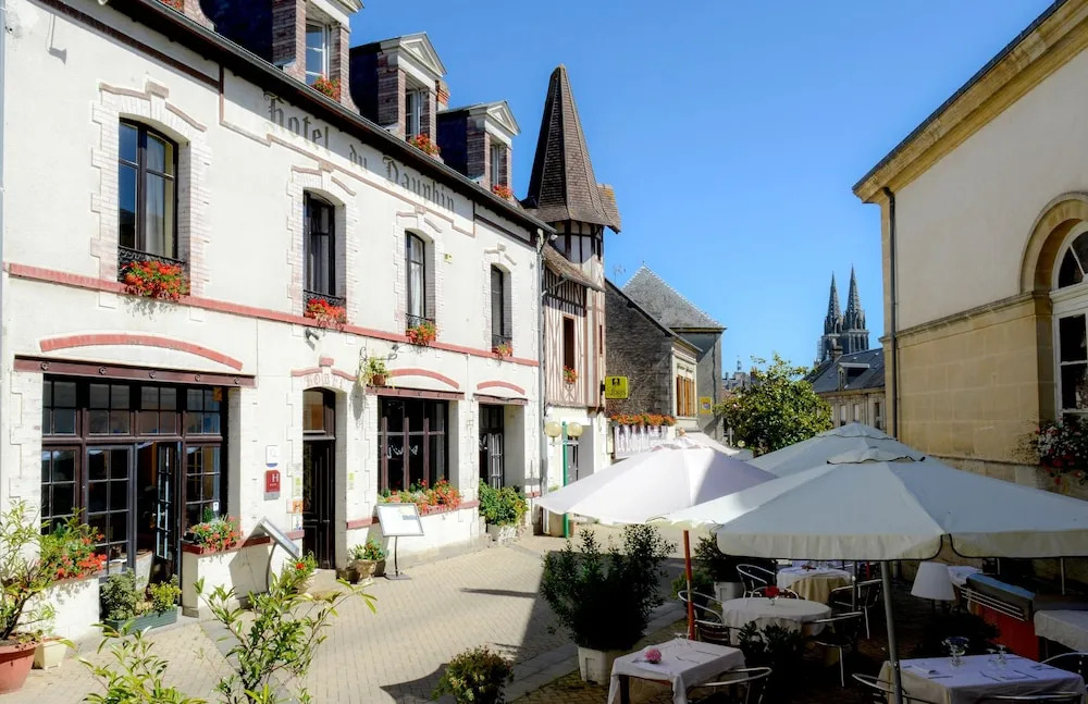 Logis Hôtel Du Dauphin