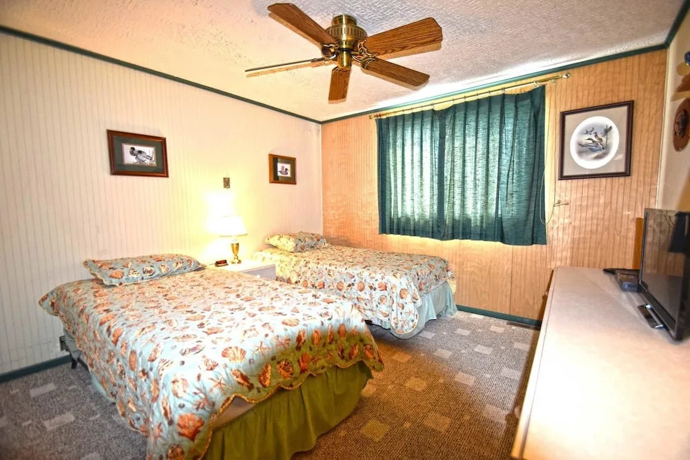 Bay Cove 3 2 Bedrooms 1.5 Bathroom Townhouse