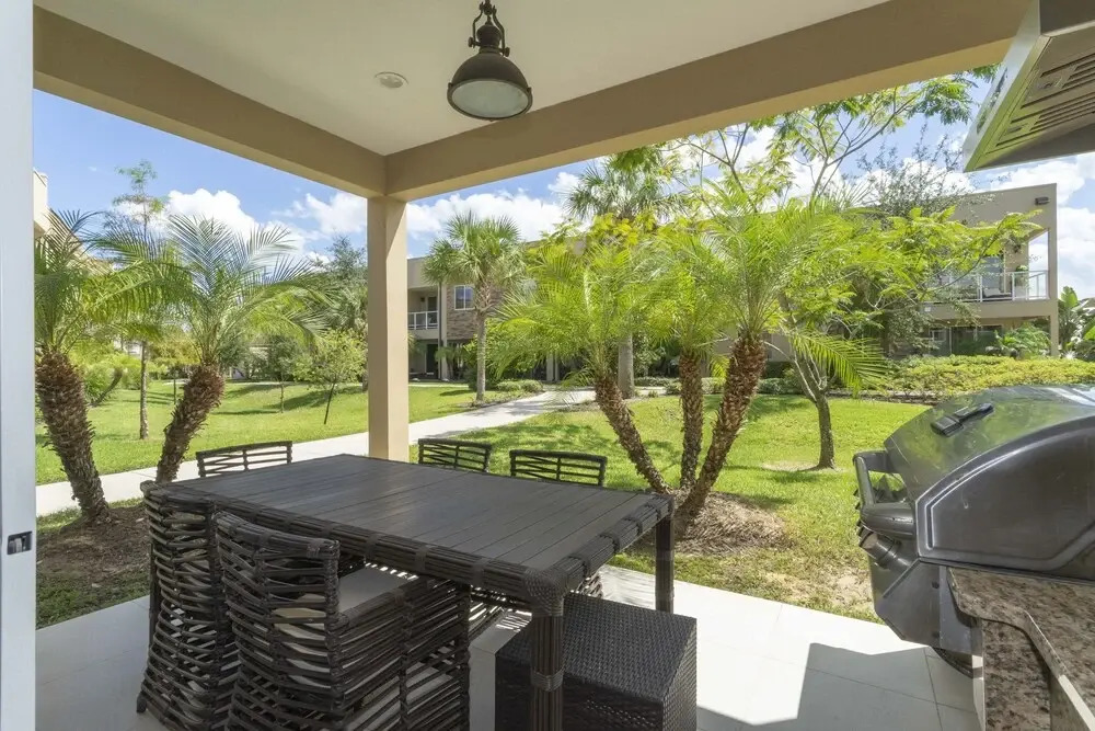 7646 Magic Village Yard 4Bd 8G 119445