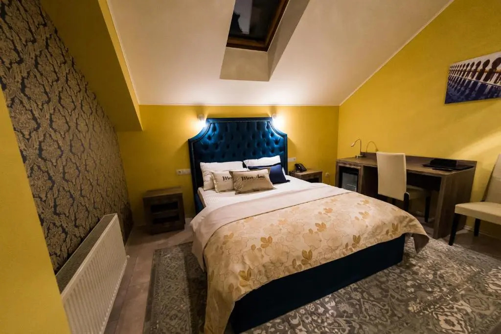 Mon Ami Villa
